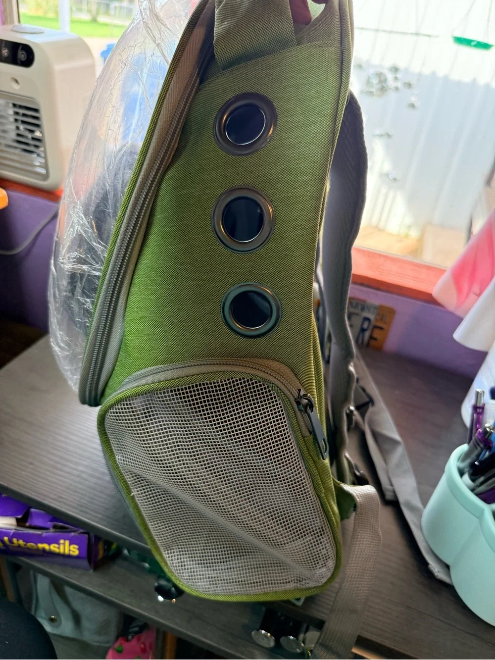 Moorpet Transparent Bubble Pet Carrier Backpack 15-18 Lbs